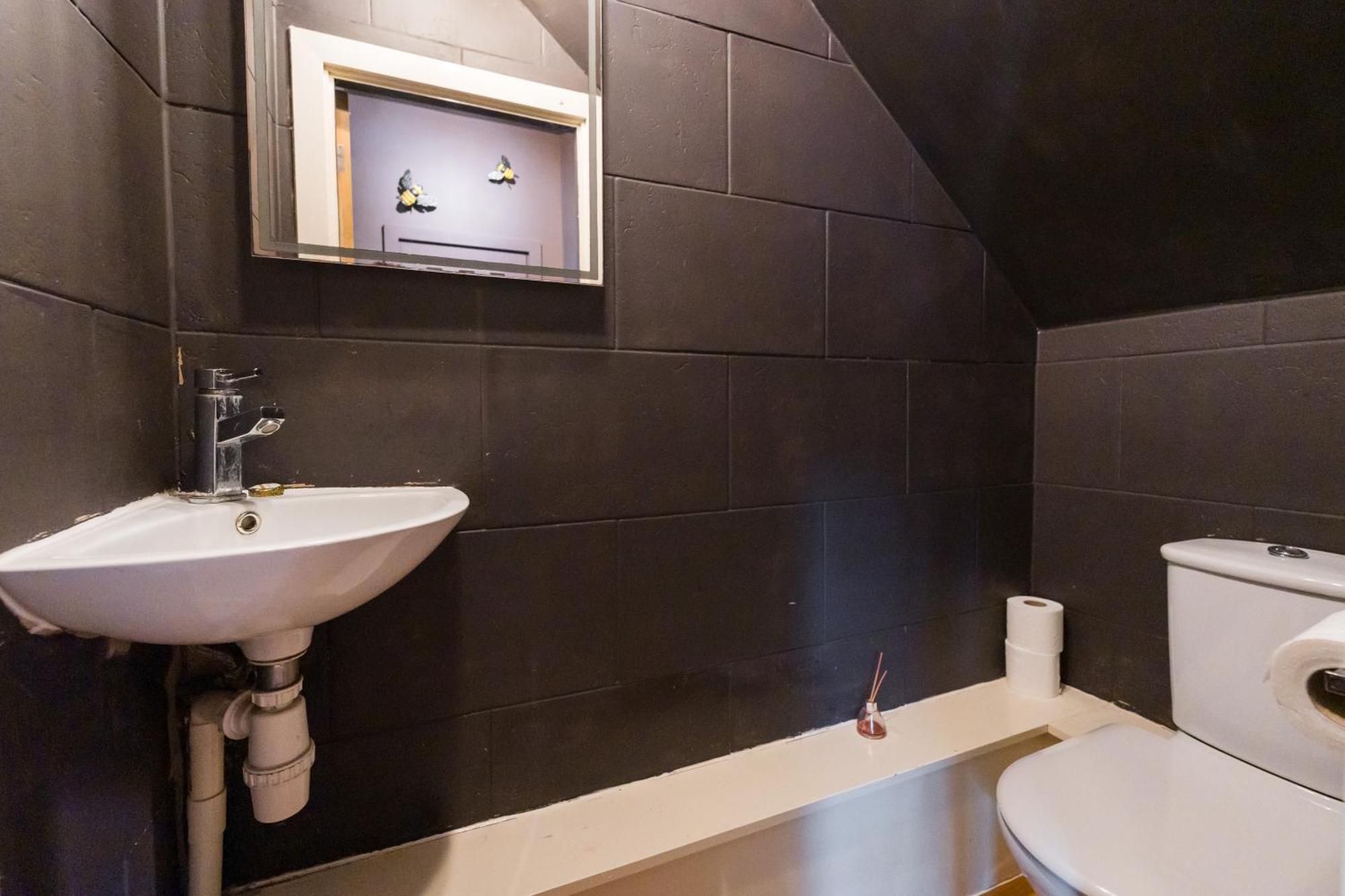 City Retreat, Spacious 4 Bed House, Games Room, Parking, Hot Tub & Bbq 카디프 외부 사진