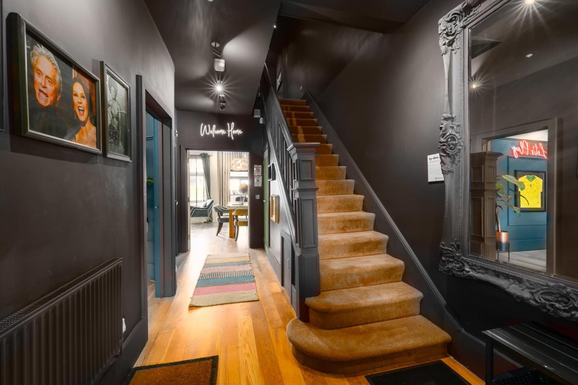 City Retreat, Spacious 4 Bed House, Games Room, Parking, Hot Tub & Bbq 카디프 외부 사진