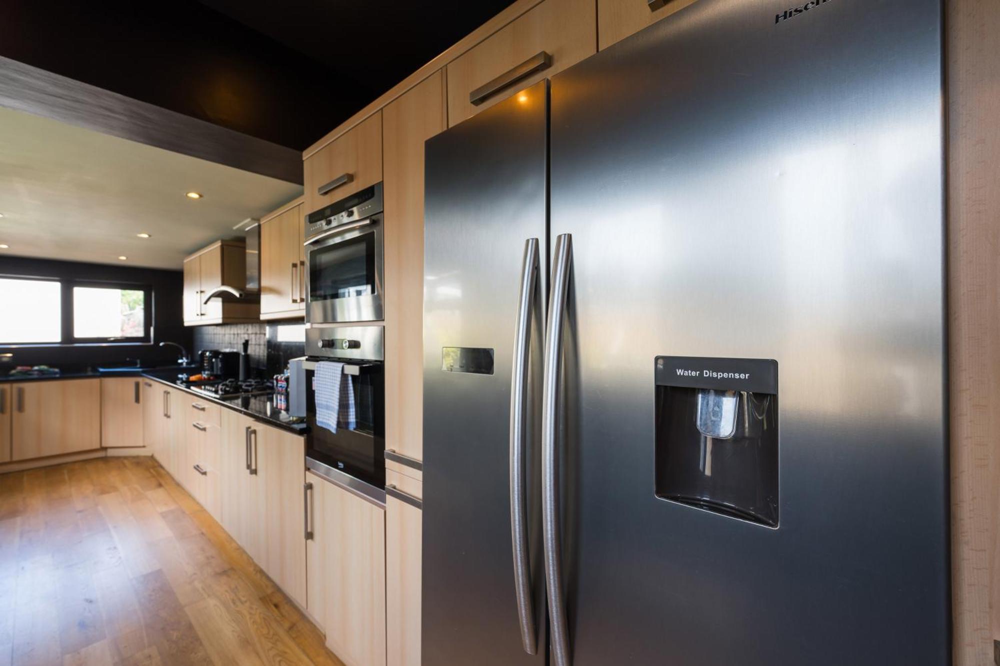 City Retreat, Spacious 4 Bed House, Games Room, Parking, Hot Tub & Bbq 카디프 외부 사진