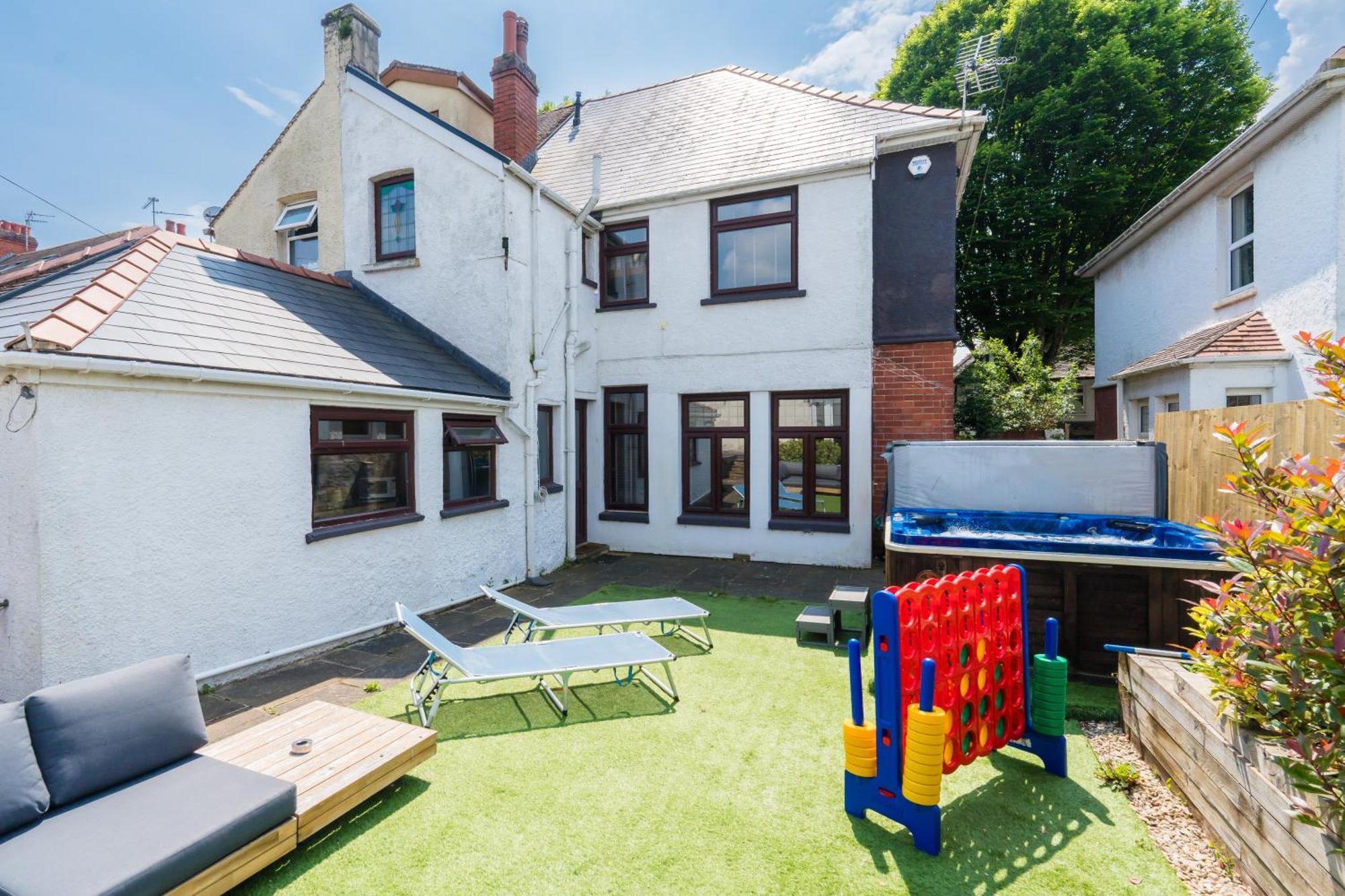 City Retreat, Spacious 4 Bed House, Games Room, Parking, Hot Tub & Bbq 카디프 외부 사진