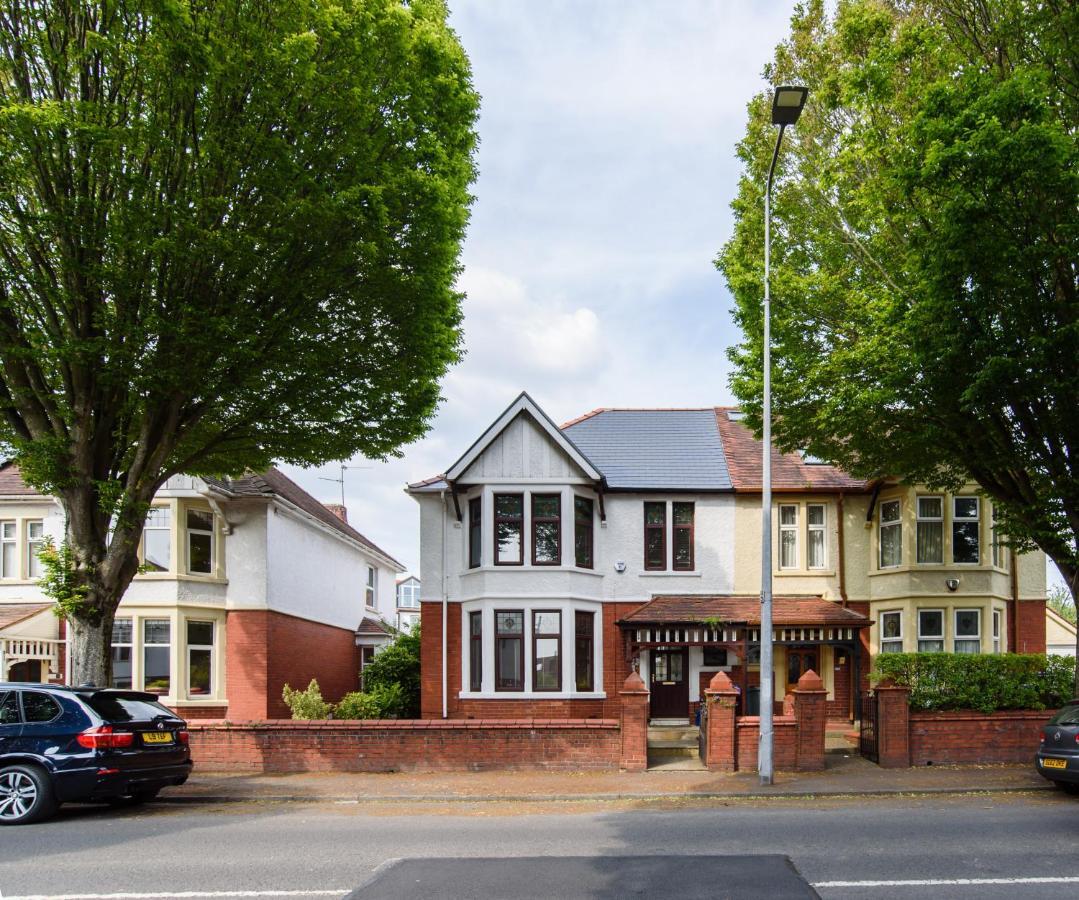 City Retreat, Spacious 4 Bed House, Games Room, Parking, Hot Tub & Bbq 카디프 외부 사진