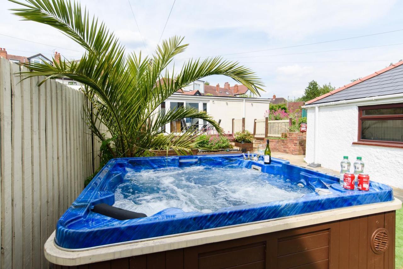 City Retreat, Spacious 4 Bed House, Games Room, Parking, Hot Tub & Bbq 카디프 외부 사진